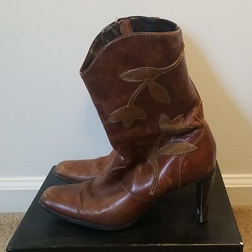 Vintage inspired brown leather boots from the early 2000s.
